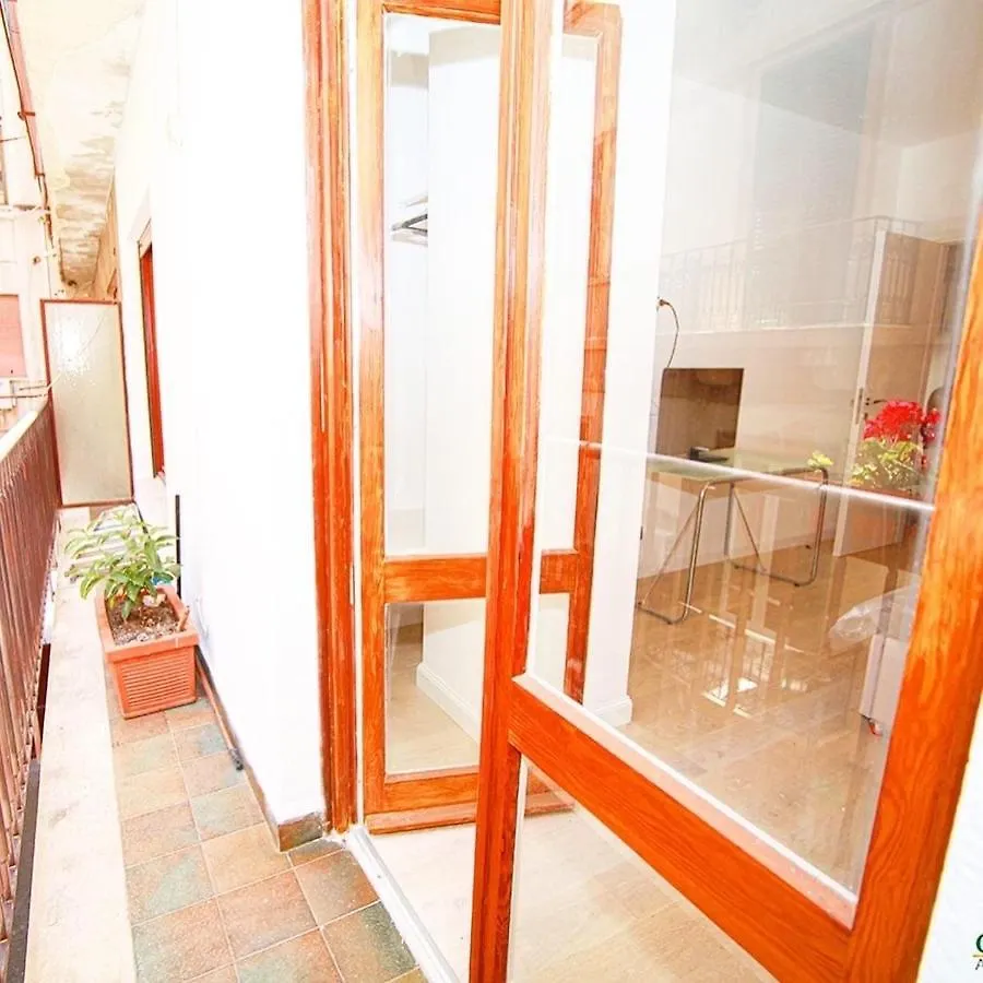 Apartment Delle Palme Rooms Elegante Monolocale In Centro Palermo Italy